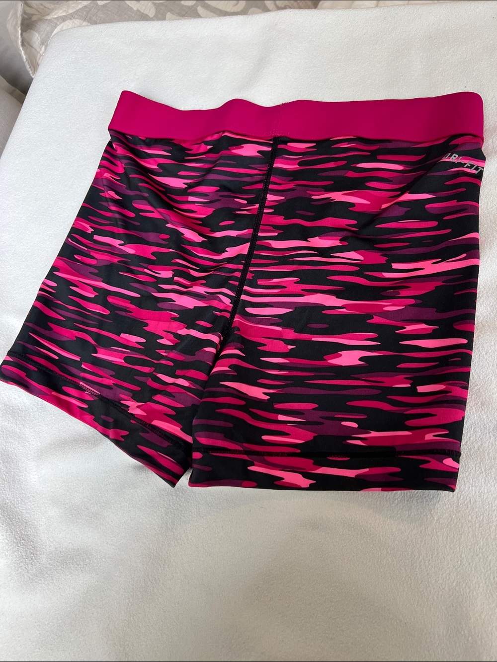 Nike Pro Hot Pink & Black Camo Performance Shorts - Picture 3 of 5